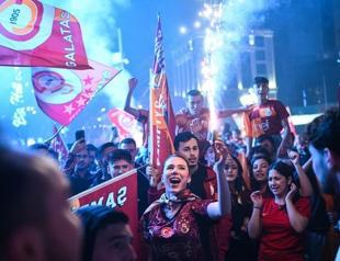 Galatasaray in seventh heaven after Süper Lig title
