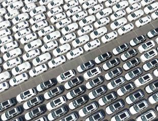 China records forecast-beating April trade figures