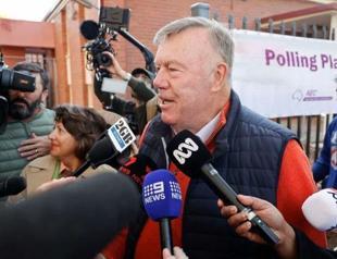 Australias conservatives reel from by-election loss to far right