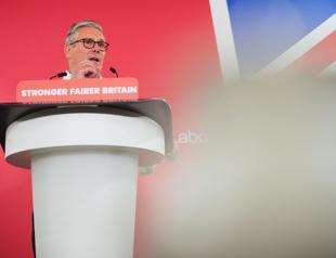 UK PM vows to put Britain at the heart of Europe