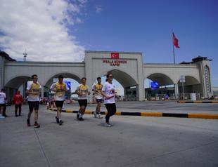 Türkiye gears up for May 19 holiday as athletes carry soil from Atatürk’s birthplace
