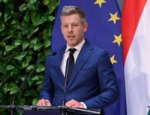 Hungary PM visits Poland, Austria to restore ties