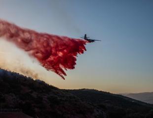 Brush fire near Los Angeles forces thousands to evacuate