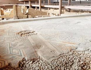 Mosaic that survived earthquakes on display in Hatay museum