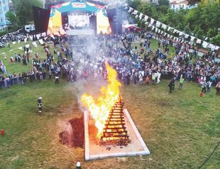 Thracian city celebrates spring with traditional ‘Kakava fire’