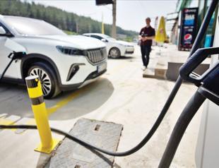 Green charging rises as EV network expands