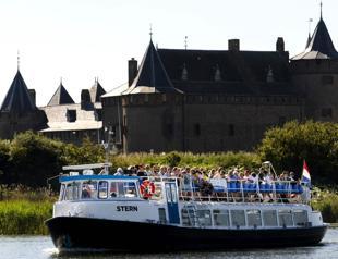 More climate records under threat as spring heatwave bakes western Europe
