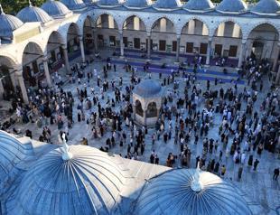 Türkiye marks 1st day of Eid al-Adha with prayers, rituals