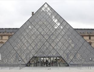 Famous Louvre heist set to be adapted into feature film