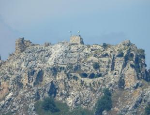 Israel plants flag on key Lebanon castle in deepest push in 26 years