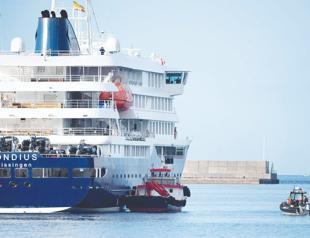 Dutch health officials clear hantavirus ship to sail again