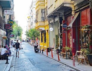 Istanbul cafes introduce strict limits for remote workers