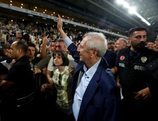 Aziz Yıldırım returns as Fenerbahçe president