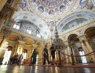 Dolmabahçe Palace marks 170 years