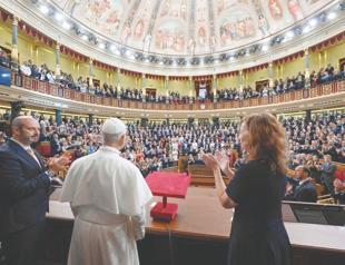 Pope urges action on tragic drama of migration