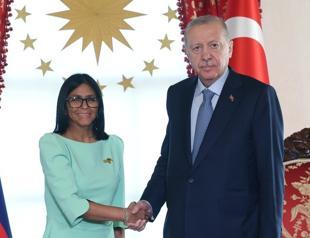 Erdoğan receives Venezuelan acting president in Istanbul