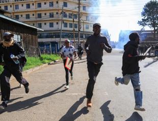 Kenyans arrested protesting US Ebola center