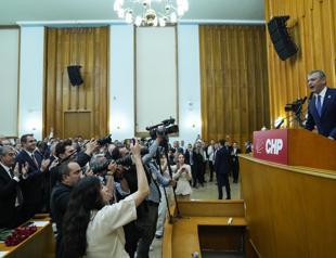 CHP narrowly avoids crisis in parliament