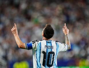 Magical Messi equals World Cup goals record as Argentina win