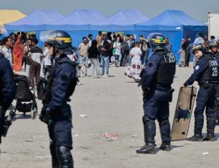EU lawmakers to approve migrant detention and deportation boost
