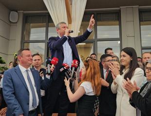 Ousted CHP leader vows political campaign in public spaces
