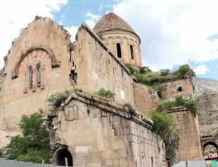 Historic church and castle await restoration in Erzurum