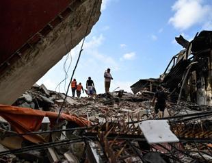 Venezuela quakes kill 1,400 as time running out to find survivors