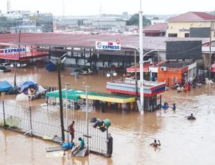 Floods paralyze Ghana capital, kill three