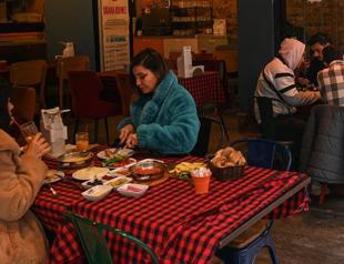 Restaurants, cafes introduce detailed menus
