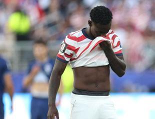 Pochettino says Balogun foul never a red card as suspension looms