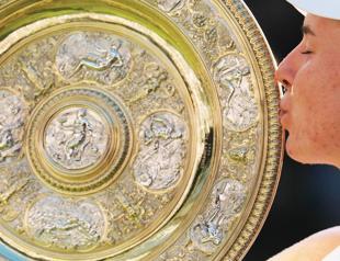 Noskova wins maiden Grand Slam title