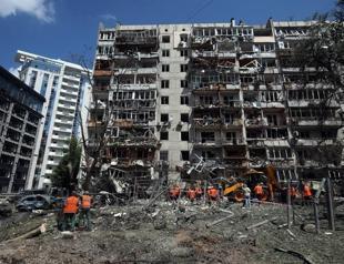 Russian, Ukrainian strikes kill 5