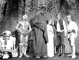 Skywalker’s lightsaber auctioned for $3.75 mln