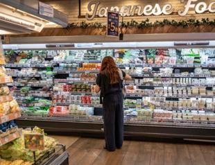 Japan inflation accelerates on higher oil price, weak yen