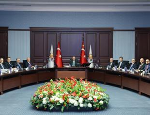 Erdoğan convenes AKP board as anti-terror bill nears parliament