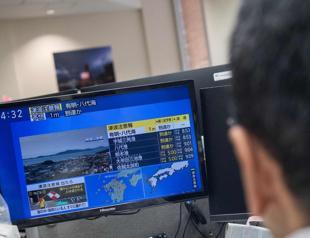 Japan PM says injuries, buildings collapsed in major quake