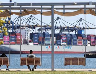 US imposes additional 12.5 percent tariff on Turkish apparel