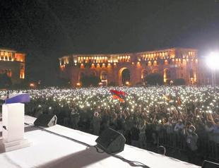 Armenia government resigns after parliaments transition