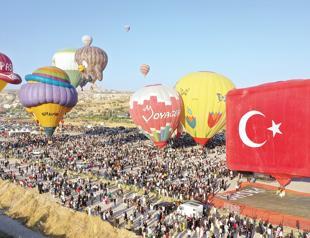 Balloons dazzle Türkiye’s Cappadocia