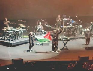 Massive Attack banned from Singapore over Palestinian flag