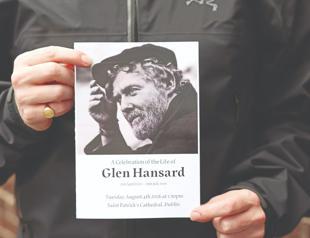 Thousands mourn at funeral of Irish musician Glen Hansard