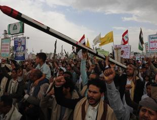Houthi strikes kill dozens in Yemen, wounds 11 in Saudi