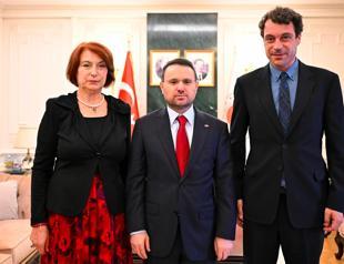 Mumcu family meets justice minister over 1993 killing