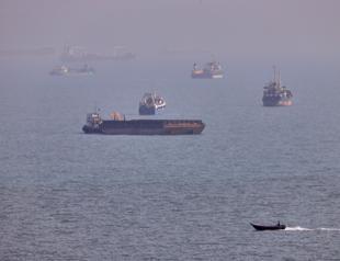 UAE reports tanker strike as Tehran says Hormuz deal with Oman close