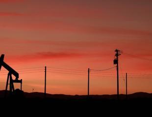 Oil prices jump further as hopes for Hormuz deal fade