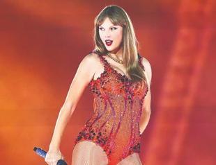 Swift, Lovett to join Nashville Songwriters Hall of Fame