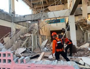 Powerful quake off Indonesia kills dozens, sparks mass evacuations