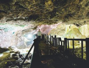 ‘Underground Pamukkale’ draws tourists with natural beauty