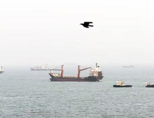 US-Iran ceasefire set to expire as Hormuz tensions persist