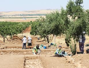 Chinese archaeologists begin first excavations